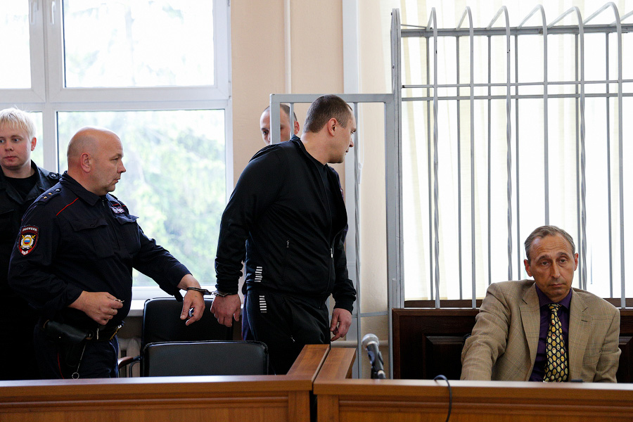 Вопросы к родственникам погибших: почему отложен суд над Сергеем Кривченко