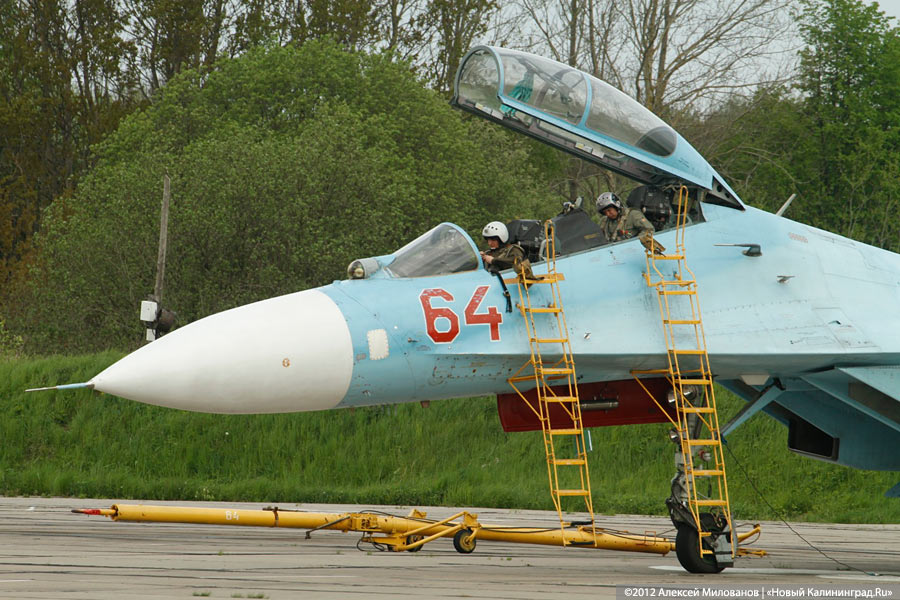 «Учёба в небе»: фоторепортаж с тренировочных полётов Су-27