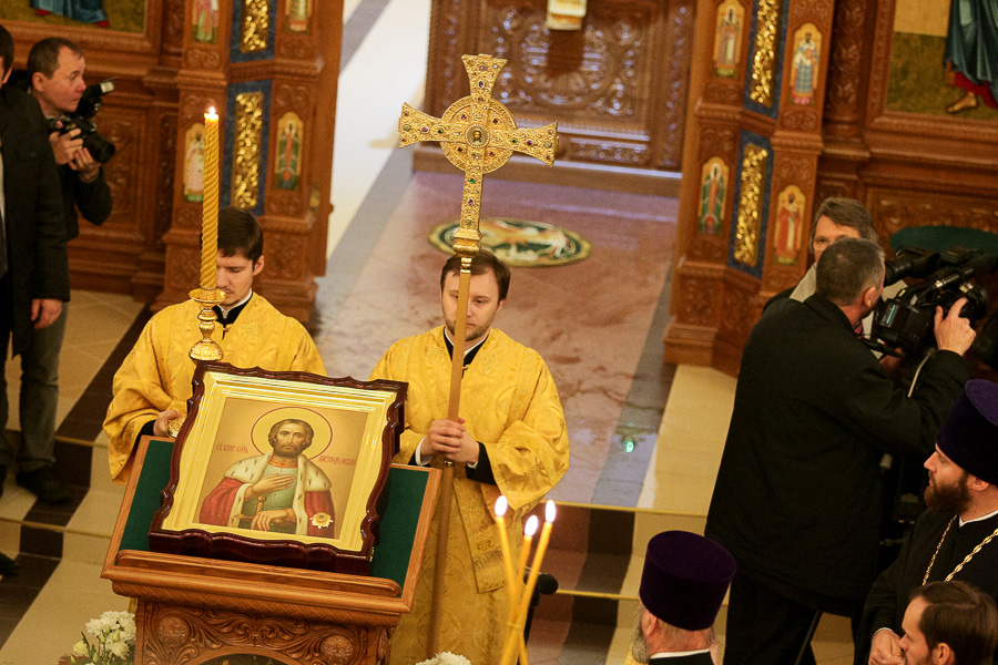 Александр вместо Татьяны: Патриарх Кирилл совершил малое освящение храма на ул. Невского