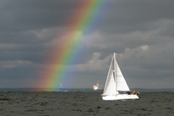 yacht_rainbow_cover.jpg yacht_rainbow_cover.jpg