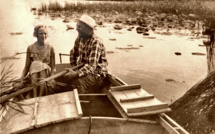 Наталья на рыбалке с отцом, 1967 г
