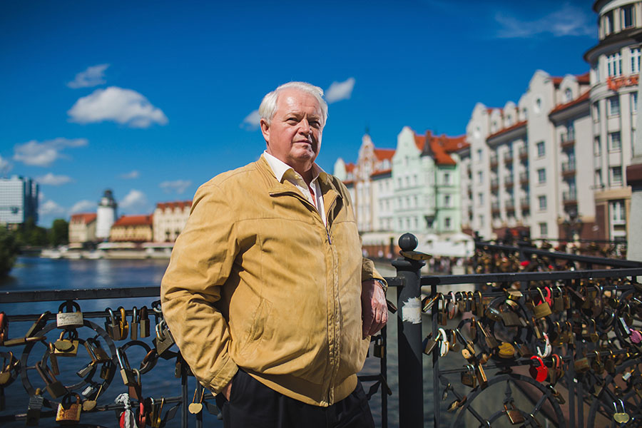 создатели легенды. создатели легенды. движение вверх фильм. владимир машков движение вверх. брэндон бек марк мэррилл.