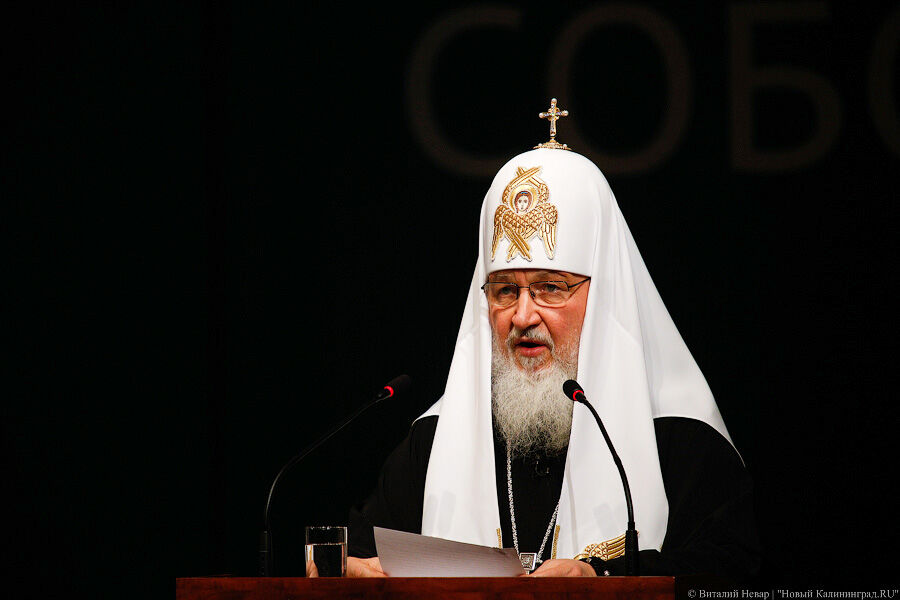 кирилл шлем. противник патриарха. патриарх кирилл с иподьяконами. патриарх кирилл слово пастыря. противник патриарха.