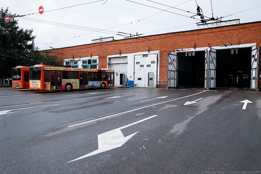 автобус оранжевый гортранс калининград.