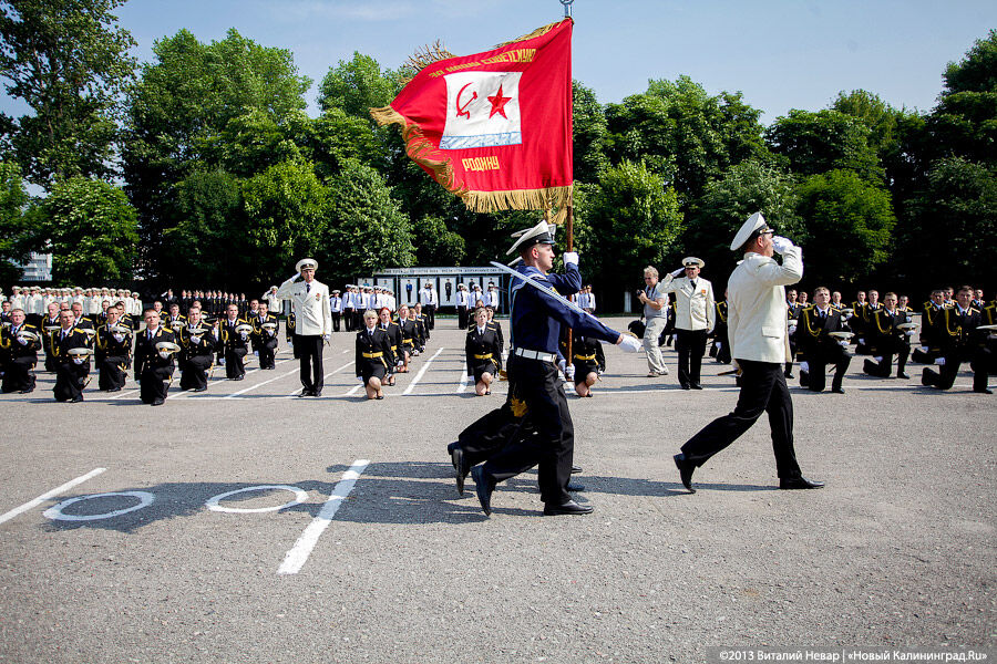 ушакова (кввму). бвми им ф. розенбаум мы в кильватерном гордом строю. кильватерная колонна броннеосцев черноморского флота. кильватерная колонна кораблей.