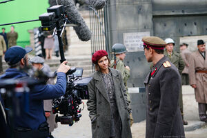 30 сентября: Любовь Аксёнова на съёмках фильма «Нюрнберг» в Калининграде