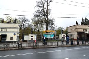 15 апреля: новые скульптуры у входа в Калининградский зоопарк