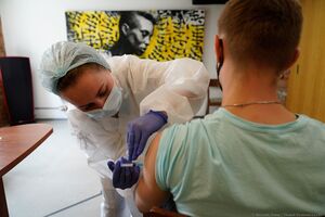 23 июня: в офисе Кацмана над пабом «Лондон» заработал пункт вакцинации от коронавируса