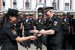 25 июня: в Калининграде наградили девушку, потерявшую туфлю на параде Победы