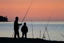 20 июня 2010: рыбаки на пляже в Куликово