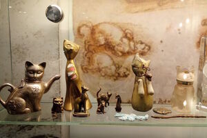 В музее Елены Гратий открылась экспозиция «Кошки — драконы Зеленоградска»