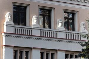 «У самого синего моря»: в КОИХМ откроют выставку художника Александра Деркача