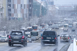 19 марта: пробка в центре Калининграда из-за снегопада