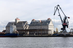 Докер, повар, хаус-мастер: топ вакансий недели 