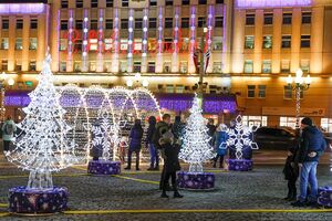 11 декабря: новогоднее украшение в центре Калининграда