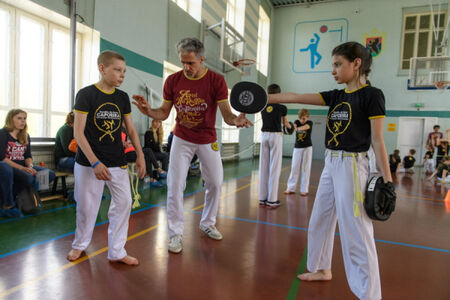 Приглашаем детей и подростков на занятия боевым искусством капоэйра