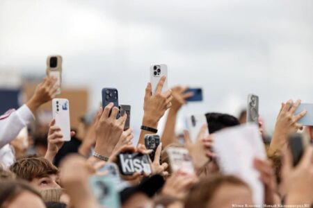 Исследование: 59% россиян поддерживают ограничения для детей в соцсетях