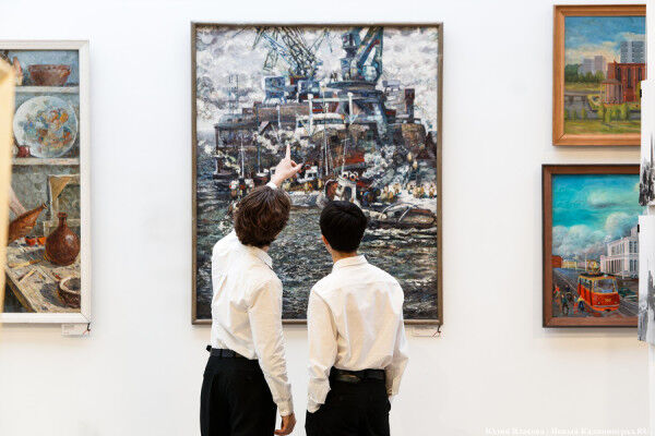 «Художественная интерпретация»: в КОИХМ открылась выставка, посвященная 80-летию области