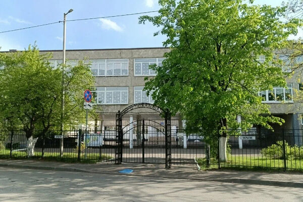 Вечерний @Калининград: ФКР, СНТ, бензин, рыба мечты и школа имени рэпера