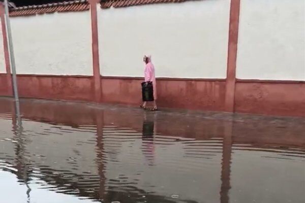 В Калининграде затопило отремонтированную улицу Галицкого 