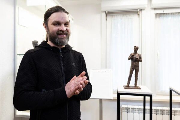 «Камень может многому научить»: интервью со скульптором  Виктором Мориным