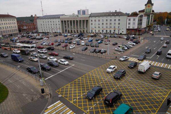 Парковку оставят: главный архитектор представил концепцию площади Победы 