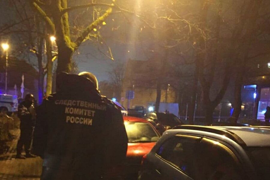 «Трупы прямо на тротуаре»: в Калининграде мужчина застрелил бывшую жену на глазах у детей и покончил с собой