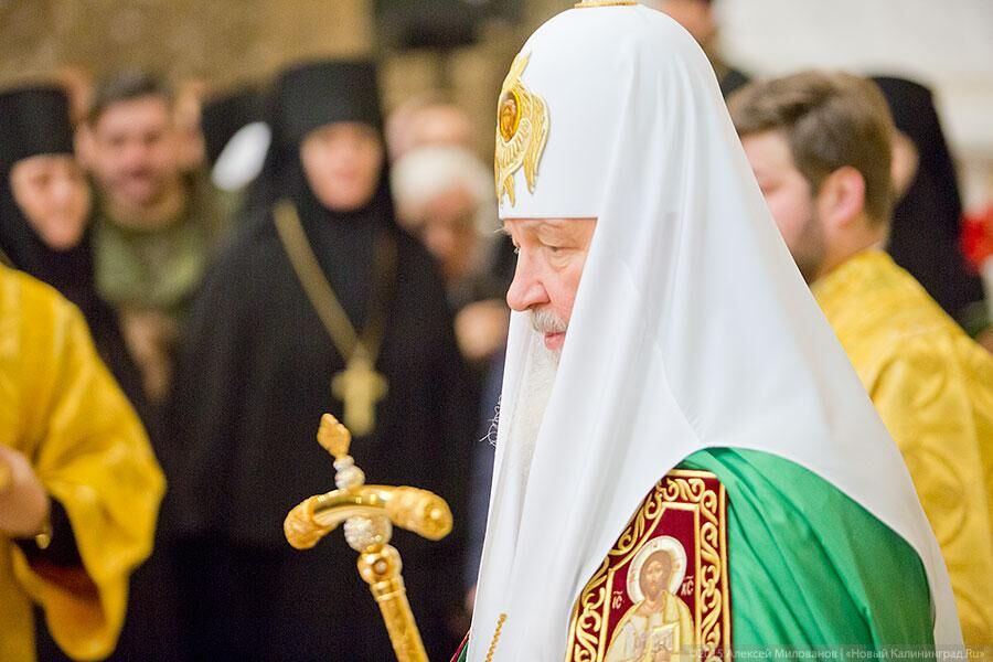 Патриарх кирилл. Московский батюшка кирилл. Канон андрея критского патриарх. Патриарх кирилл молится. Патриарх кирилл гундяев.