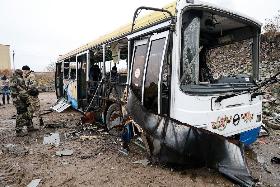 Взрыв автобуса в тольятти. В Донбассе взорвали автобус. Павловск автобус взрыв.