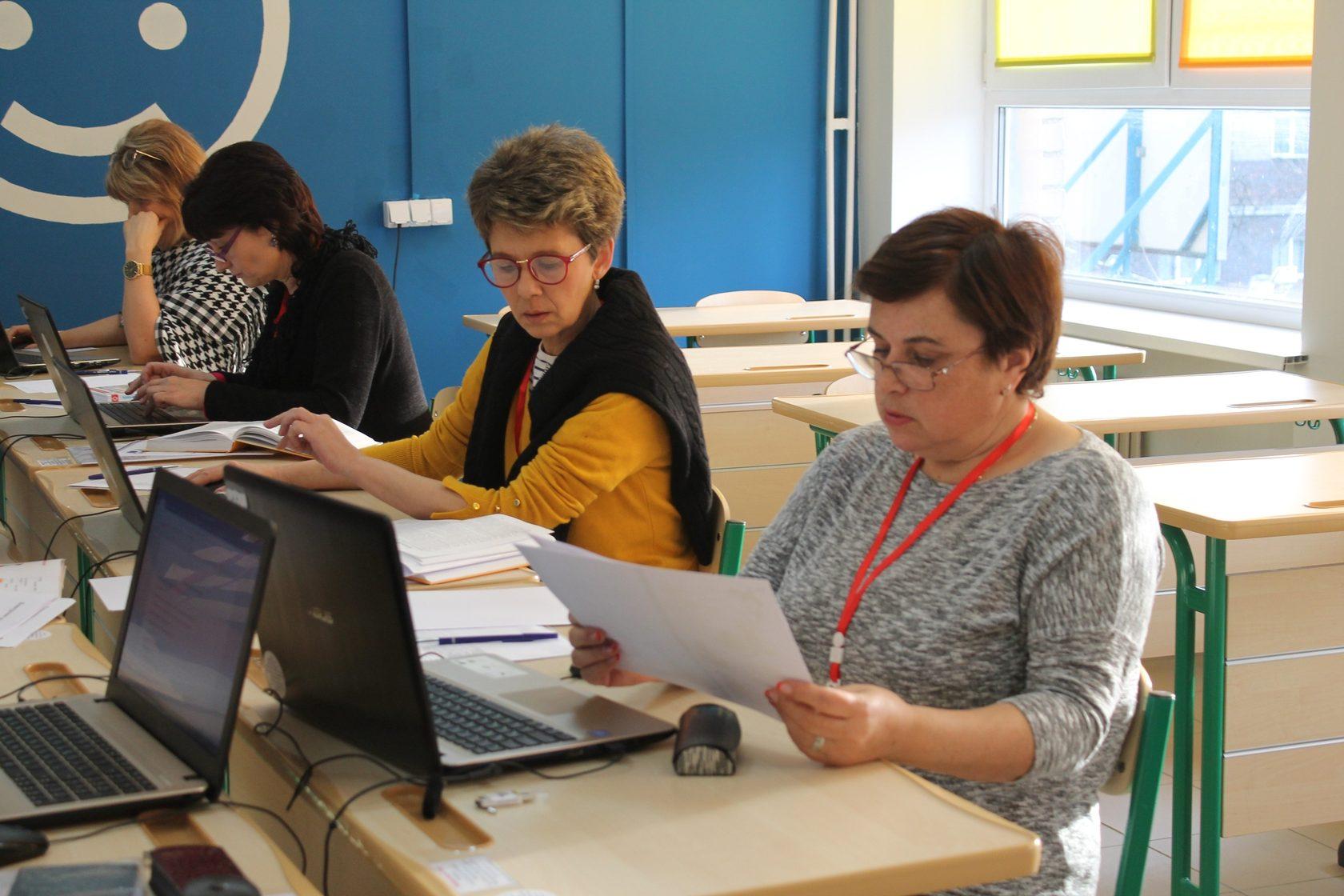 Освоить новую профессию в лет. Освоить новую профессию в лет. Запись на обучение фото. Обучиться новой профессии. Мир профессий будущего игра.