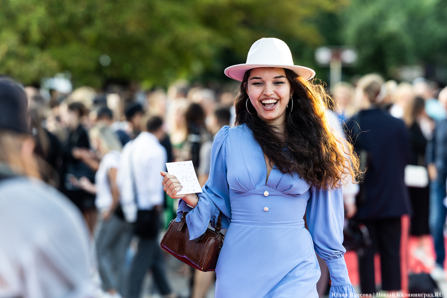 Обморок Антохи МС и голос Пересильд: как открывали фестиваль «Короче» (фото)