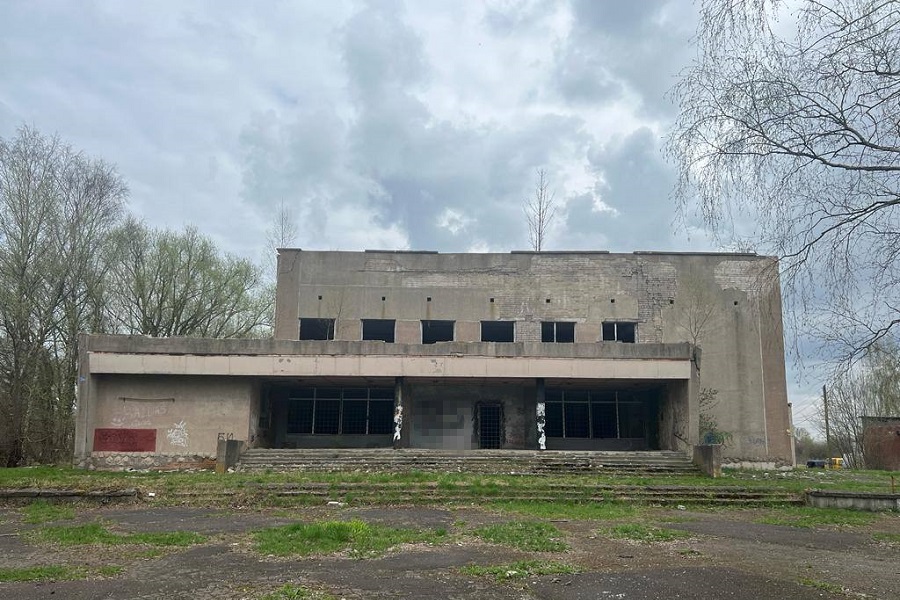 В Немане прокуратура добилась ограничения доступа в заброшенное здание (фото)