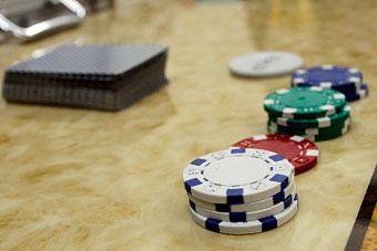 Прокуратура обнаружила игорное заведение на 3 покерных стола в Калининграде