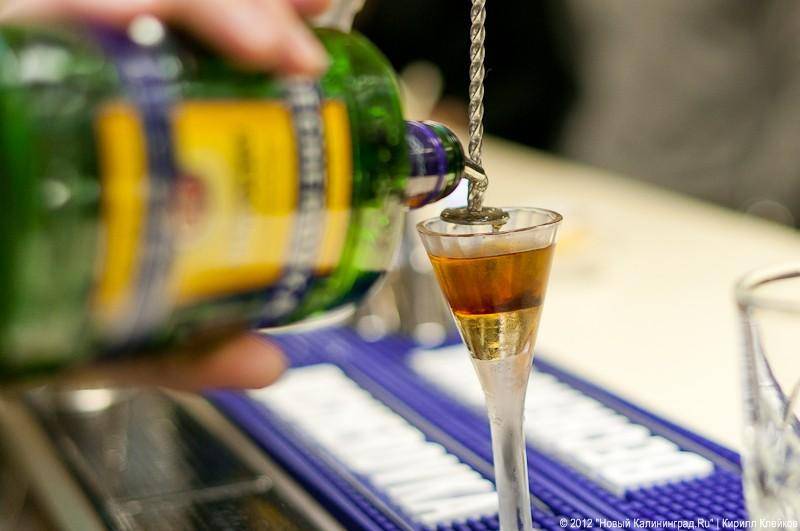 Сухая теория и жидкая практика: мастер-класс бренд-амбассадора ликёра Becherovka