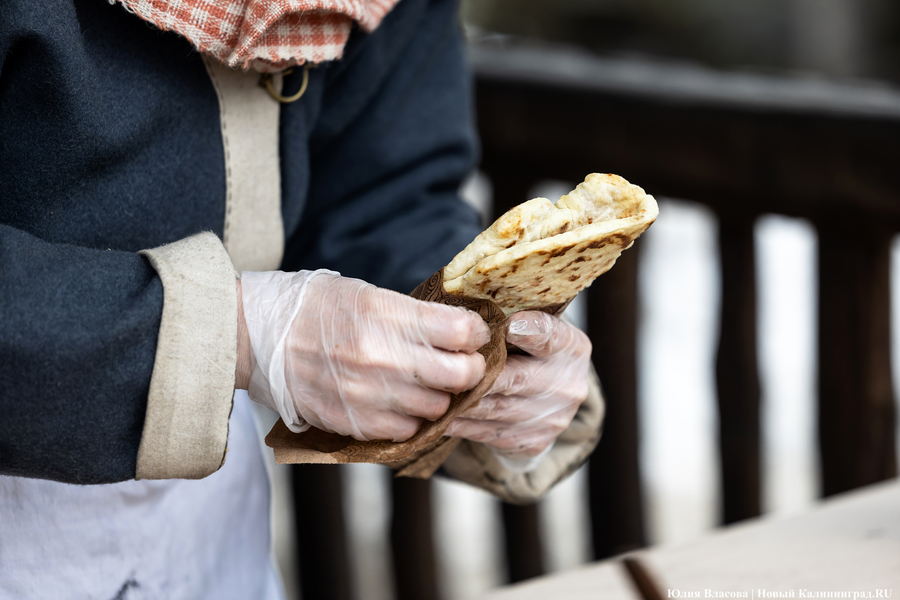 Блины, пляски и огонь: как отпраздновали Масленицу в поселении викингов «Кауп»