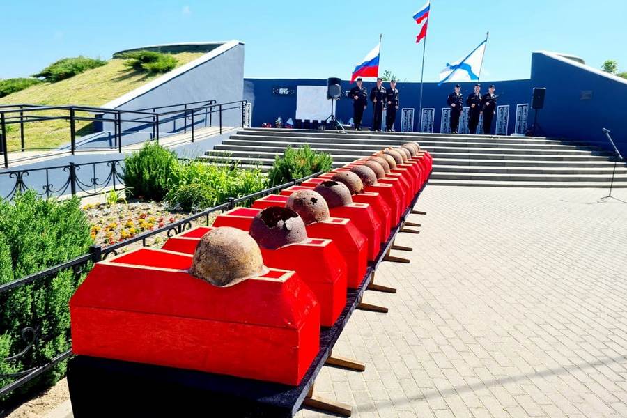 В посёлке Русское перезахоронили останки 26 советских солдат (фото)