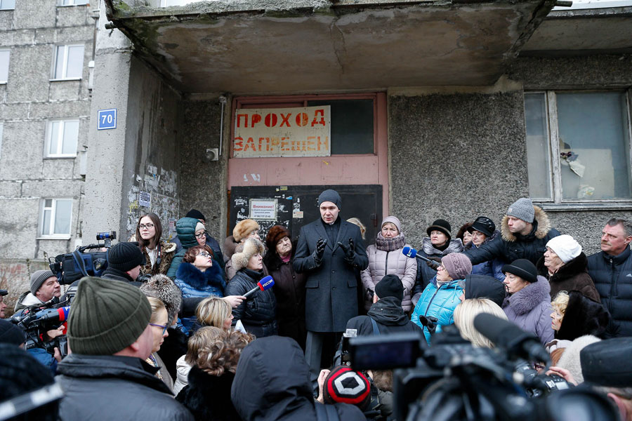 Алиханов отказался объяснять, почему ограничил освещение своих выездов СМИ, работающими по контракту