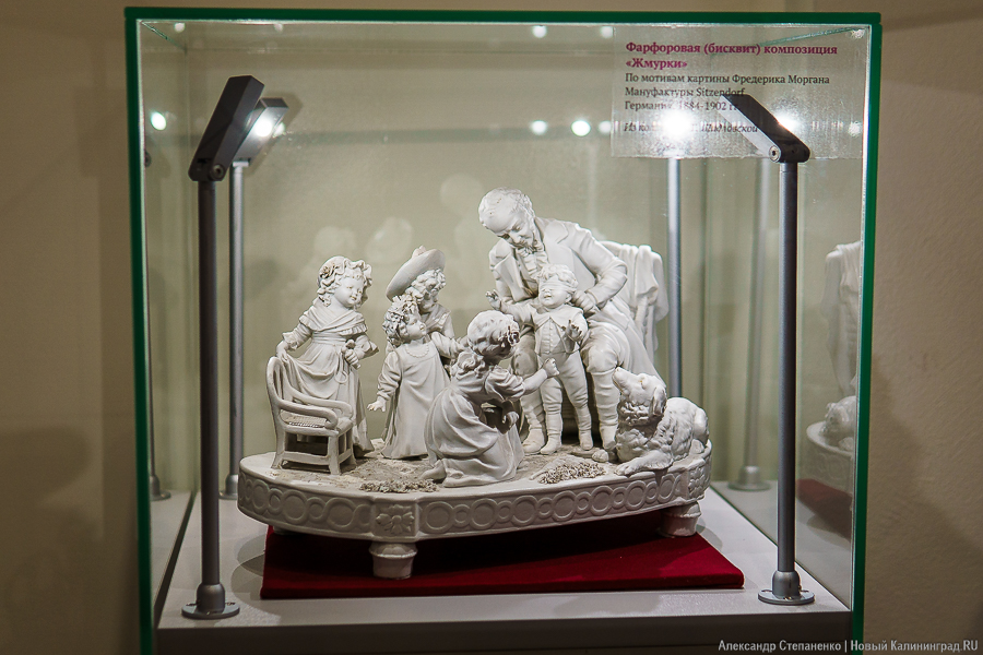 «С французским шармом»: в Калининграде открылась выставка шелковых картин (фото)