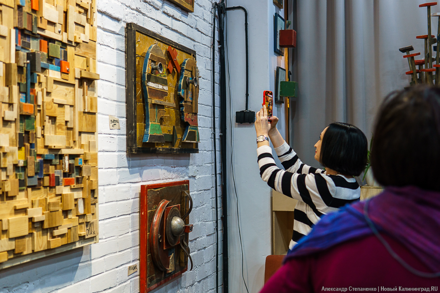 Искусство из старого: в Калининграде открылась выставка в жанре ассамбляж (фото)