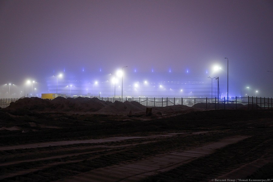 Синим пламенем: на калининградском стадионе к ЧМ-2018 включили подсветку (фото)
