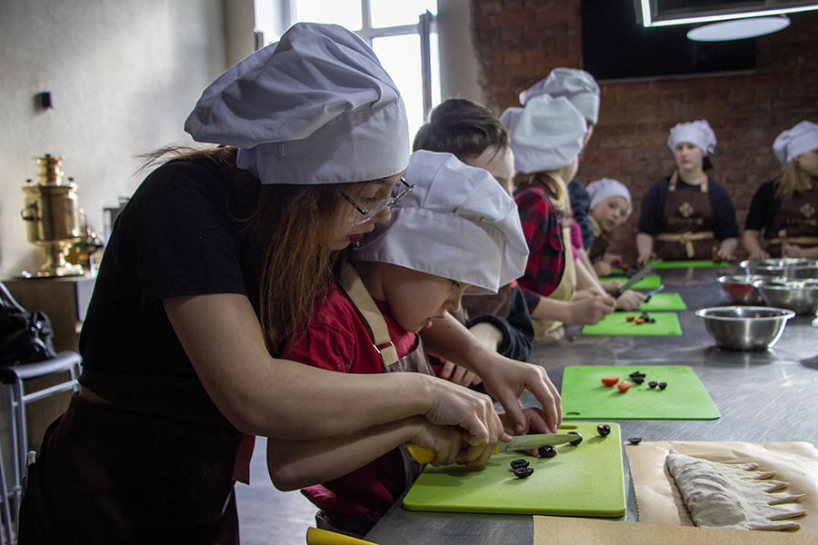 Пиццеёж и азот для мороженого: как в усадьбе Луговен учили детей кулинарии (фото)