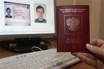 Боос: "Оформить загранпаспорт должно быть так же просто, как выпить стакан воды"