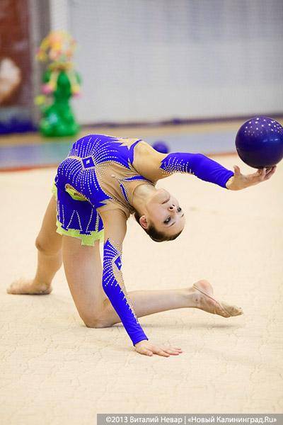 «Прогиб засчитан»: фоторепортаж с соревнований по художественной гимнастике