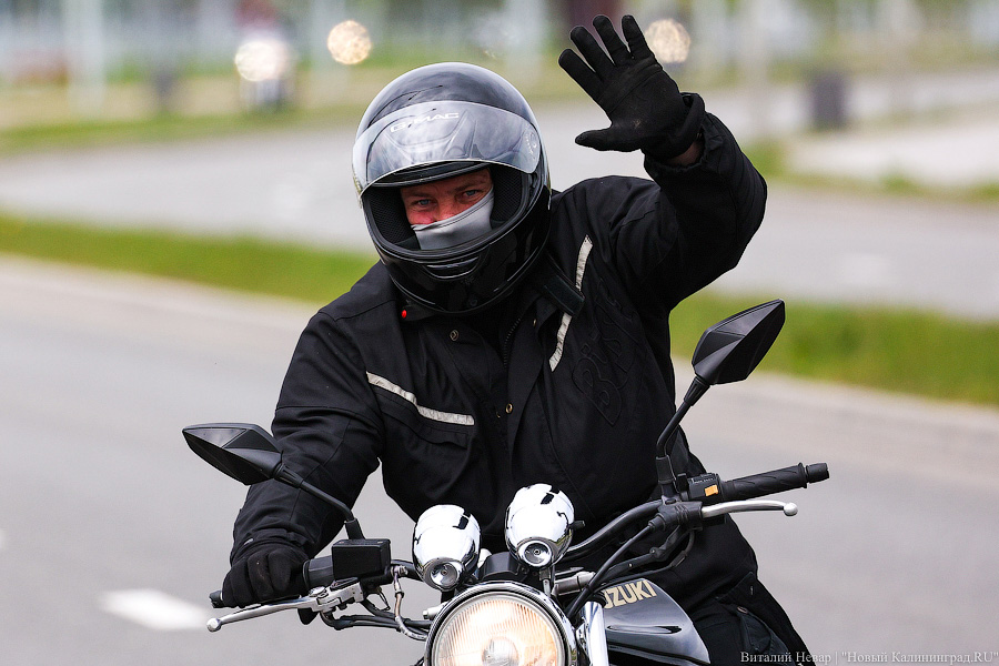 Дреды, шлемы и усы: в Калининграде официально стартовал мотосезон (фото)