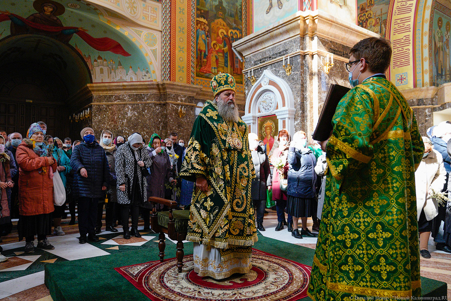 Брызги солнца: в Калининграде верующие отметили Вербное воскресенье (фото)