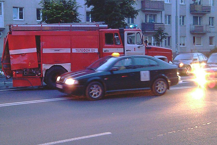 На улице Невского в Калининграде в ДТП пострадали пожарные