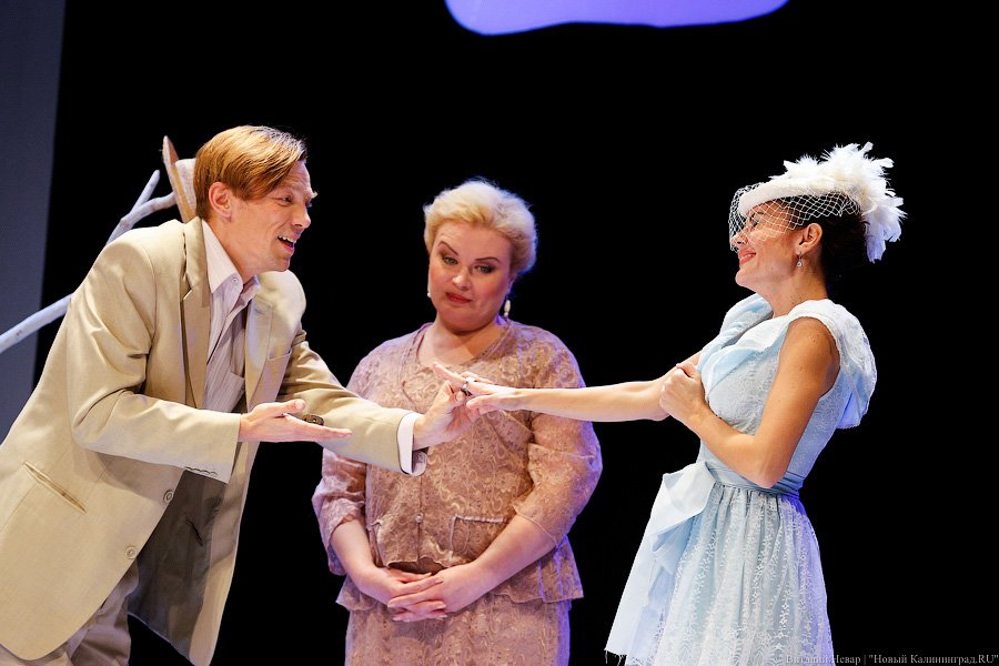 Попались на удочку: как прошла премьера спектакля «Рыбалка с Чеховым»