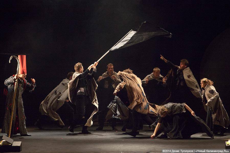 мёртвые души тюмень драмтеатр. калининград спектакль в форте. театр калининград спектакли. муз театр калининград. 13д спектакль.