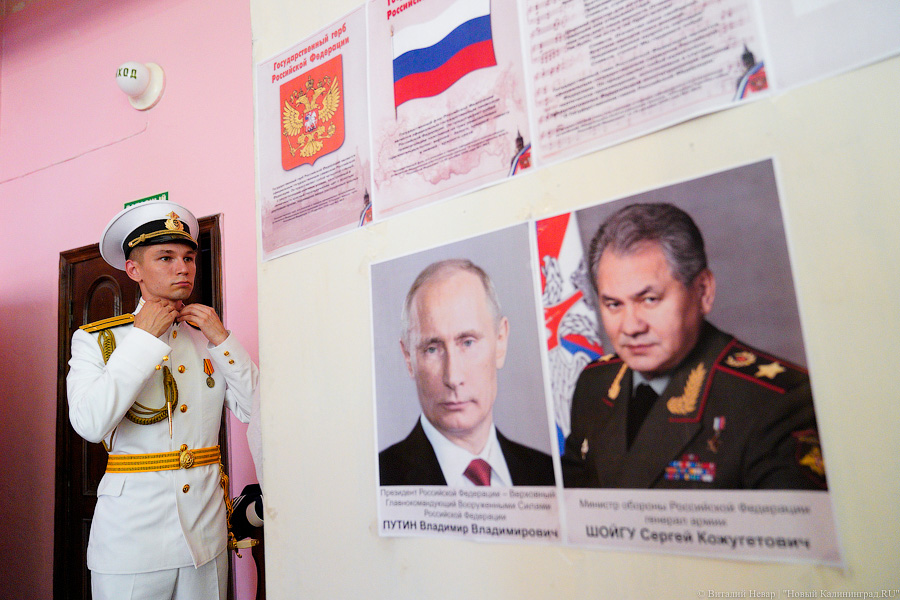 Под солнцем на плацу: как в Калининграде выпустили новых офицеров ВМФ (фото)