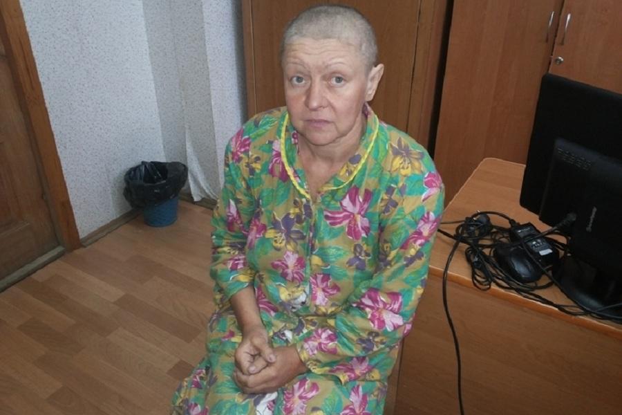 Полиция ищет родственников женщины, потерявшей память (фото)